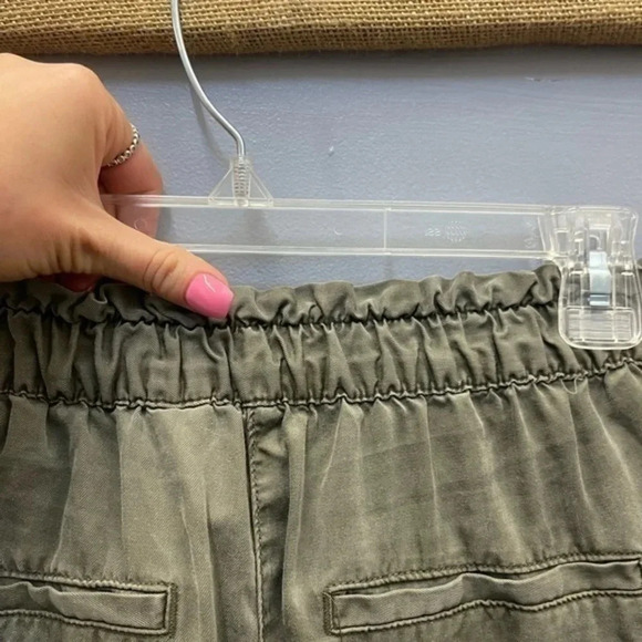 H&M High Waist Paper Bag Shorts Olive Green - Picture 11 of 13